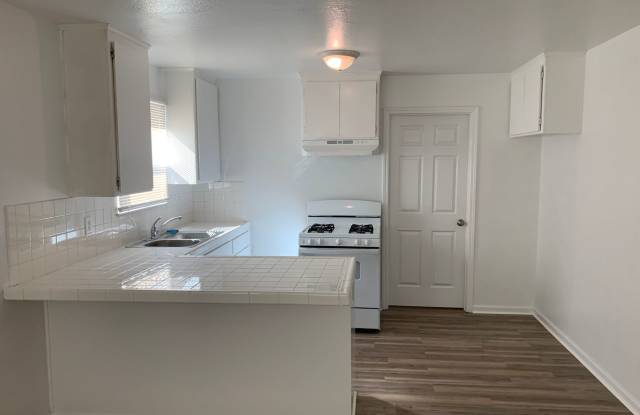 Two Weeks Free Rent – A Great Start to Your New Home!Newly Remodeled Duplex in Modesto photos photos