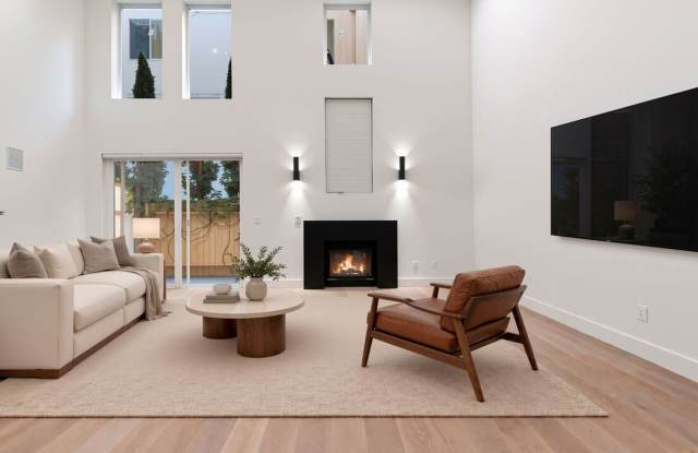 11628 Chenault Street Gallery 1