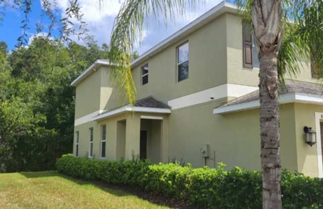 STUNNING CORNER 3 Beds/ 2.5 Bths Townhome situated on a conservation in desirable Hammocks Community! - 8502 Zapota Way, Tampa, FL 33647