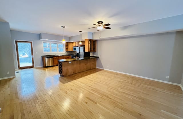 2014 Montreal Avenue - 2014 Montreal Avenue, St. Paul, MN 55116
