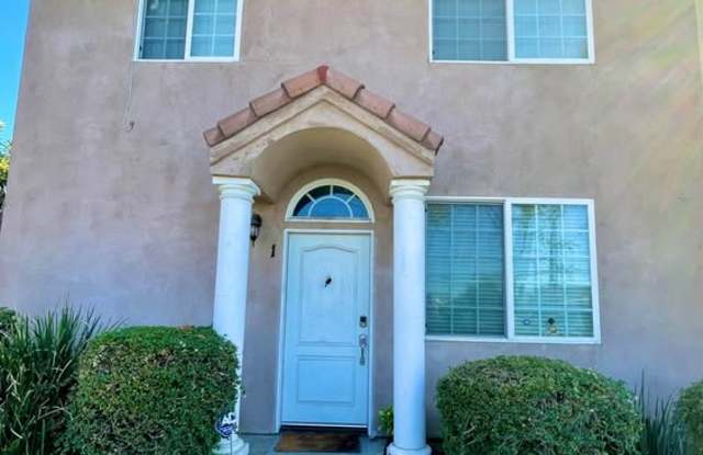 9360 Sunland Park Drive Gallery 1