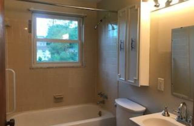 721 SPRING PARKWAY Gallery 2
