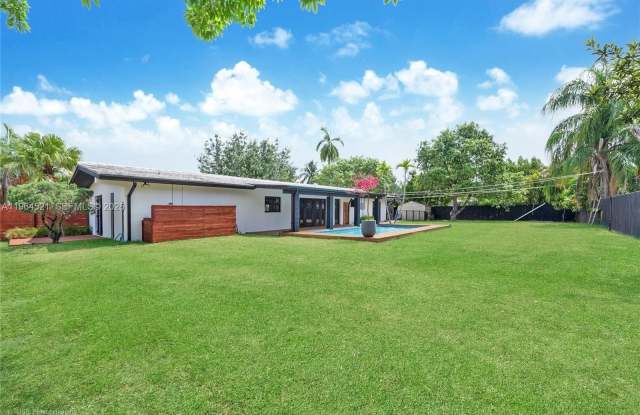 8270 SW 130th St photos photos