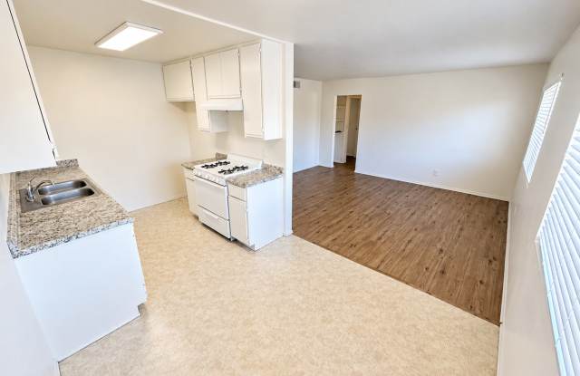 Spacious 2BR/2BA in NoHo – Quiet 2nd Floor, Central A/C, 2 Parking Spaces Gallery 1