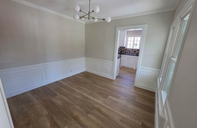 BEAUTIFUL 2 BEDROOM 1 BATH DUPLEX Gallery 4