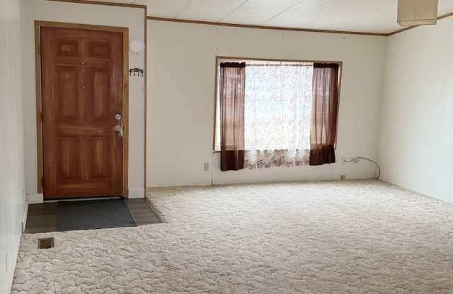 Cozy 3 Bed, 2 Bath Home in Idaho Falls! Gallery 3