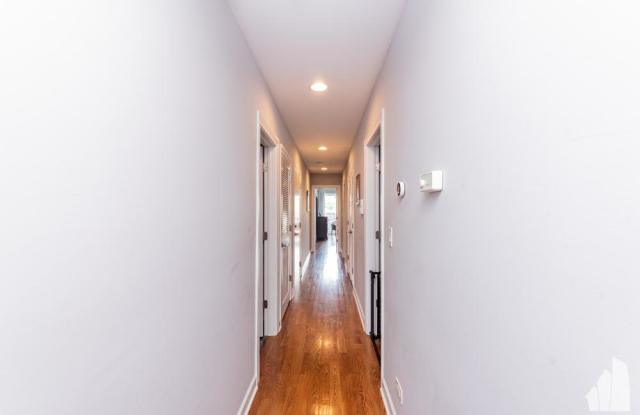 2112 W Rice Gallery 4