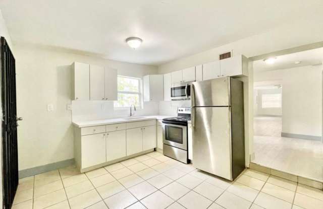 Cozy 4/2 House In Quiet Neighborhood Gallery 2