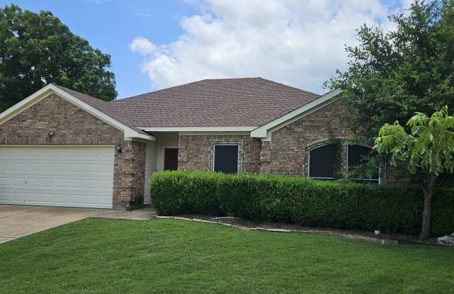 316 Hacienda Drive Gallery 1