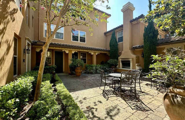 136 Vintage - 136 Vintage, Irvine, CA 92620