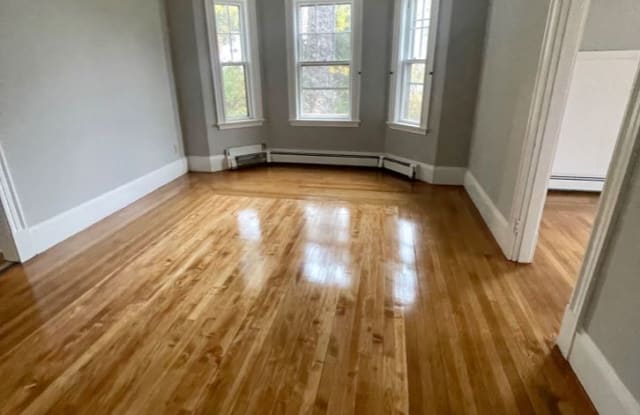 47 Brockton Ave Unit 1 1 - 47 Brockton Avenue, Abington, MA 02351
