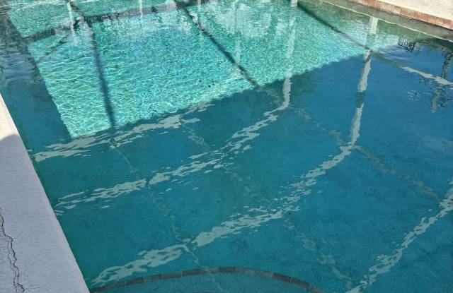 759 Birdsong Ln - 759 Birdsong Lane, Siesta Key, FL 34242