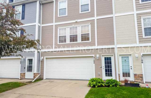 2-Bedroom, 2-Bath Townhome in Ankeny with Attached 2-Car Garage photos photos