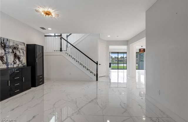 11604 Meadowrun Circle Gallery 4