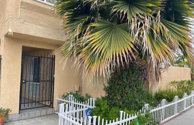 SPACIOUS 3BR/2.5BA EASTSIDE TOWNHOME FOR LEASE photos photos