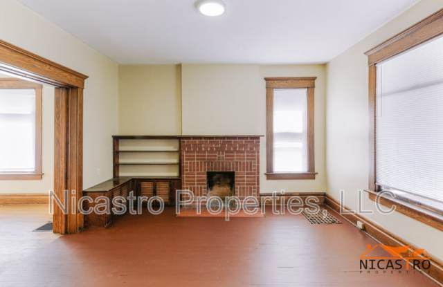 2064 Indianola Avenue Gallery 3