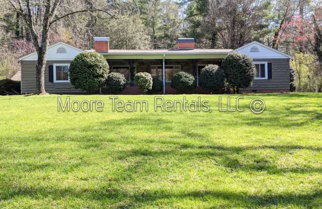 Spacious House - Private Wooded Setting photos photos Spacious House - Private Wooded Setting photos photos