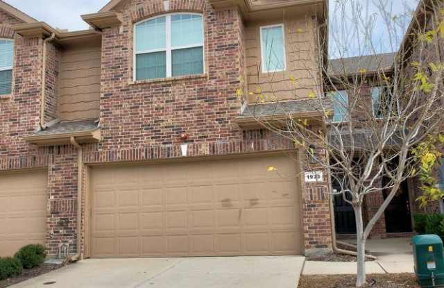 1933 Argyle Ln - 1933 Argyle Ln, Lewisville, TX 75067