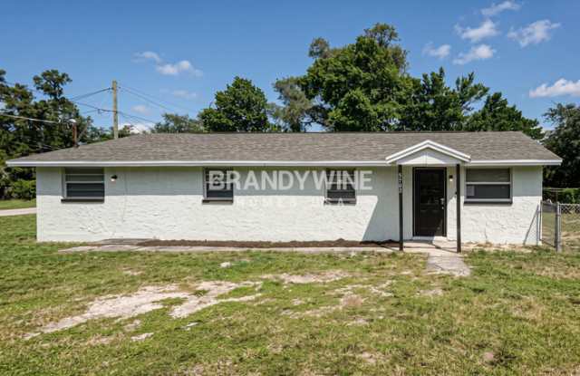 5702 East 30th Avenue Gallery 2
