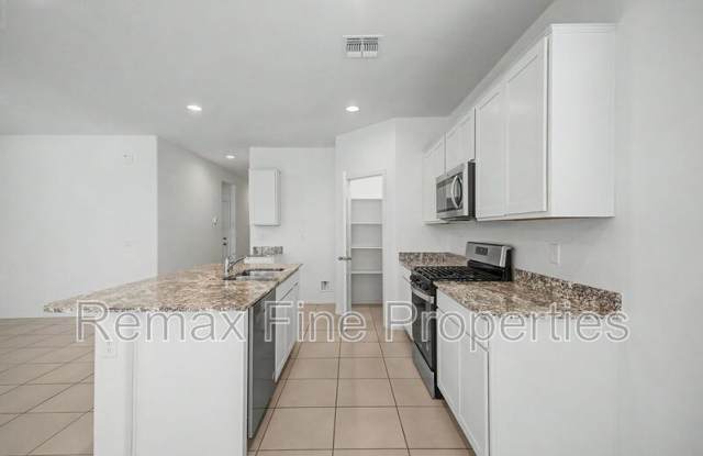 15543 W Desert Hollow Drive Gallery 3