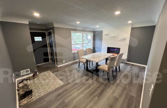 4011 Hayes St North East - 4011 Hayes Street Northeast, Columbia Heights, MN 55421