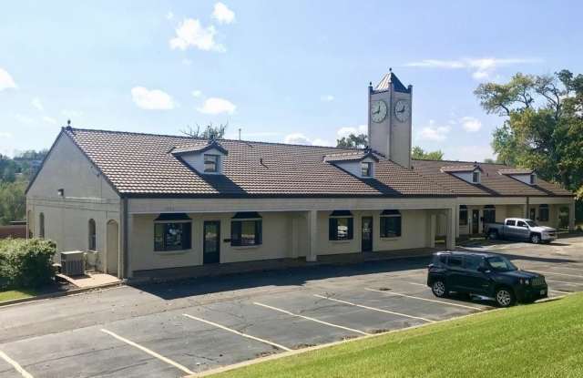 3343 Center Grove photos photos