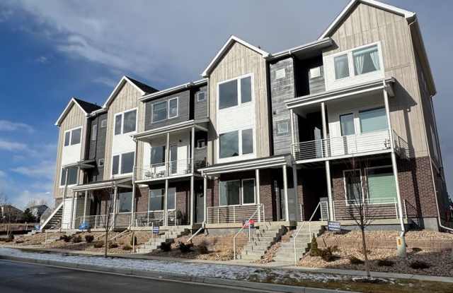 Brand-new townhome for rent in the heart of Erie Town Center photos photos