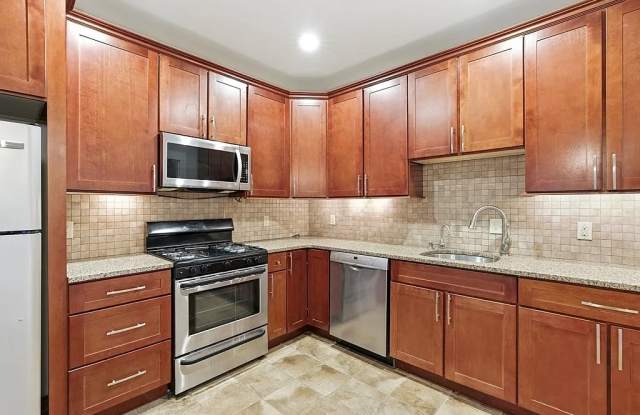 100 Washington St Apt 3 photos photos