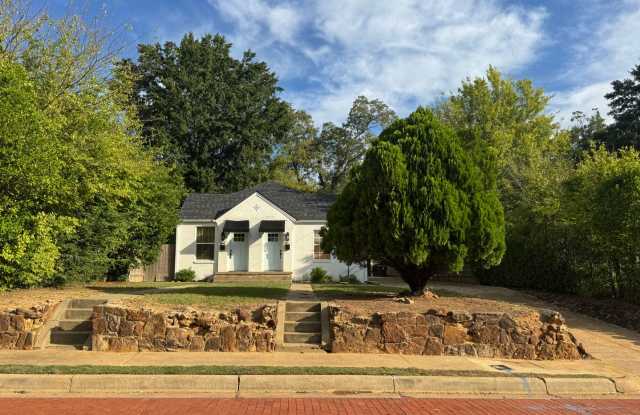 611 Lindsey Lane Gallery 3