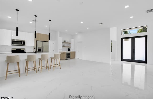 3202 21st Street W photos photos