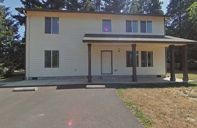 5 Bedroom Home ~ Close to Campus photos photos