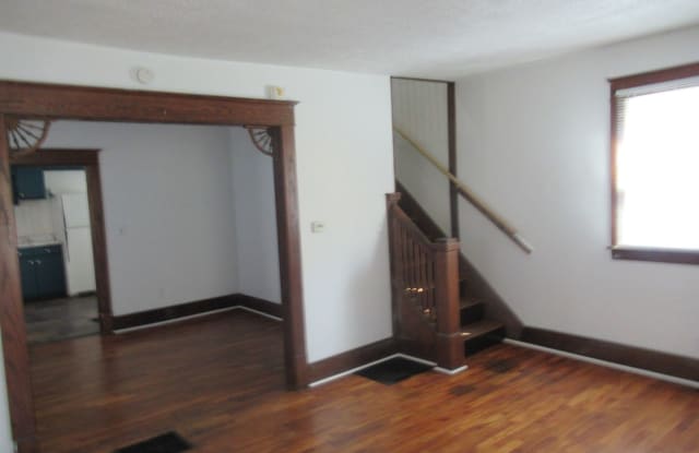 1213 Hickory St - 1213 Hickory Street, Lansing, MI 48912