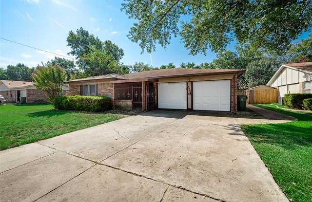 4004 Hideaway Drive - 4004 Hideaway Drive, Arlington, TX 76017