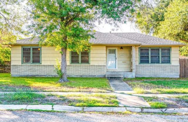 450 Claremore Street Gallery 1