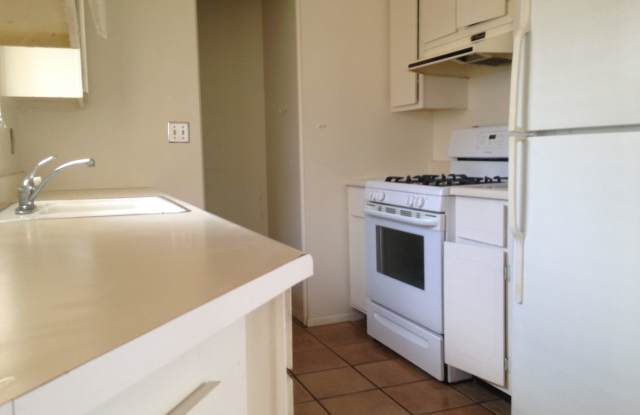 Charming 3-Bedroom Home with a Large Fenced Yard Gallery 4