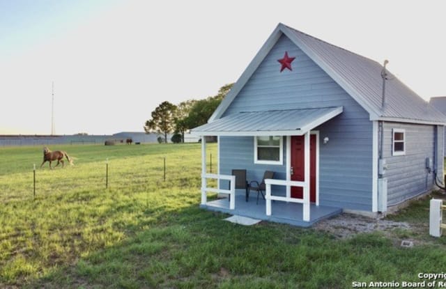 573 State Highway 97 E - 573 Standish Street, Wilson County, TX 78114