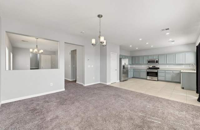 5555 Sun Temple Avenue Gallery 3