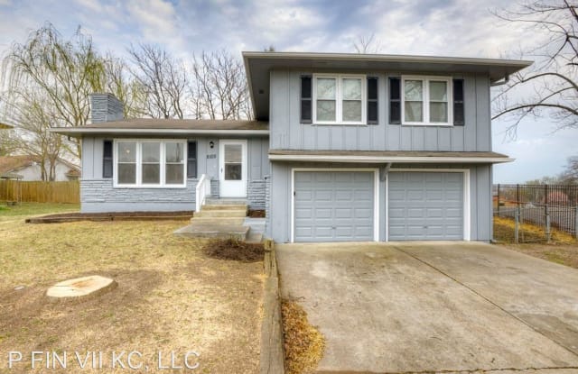 8105 Cherry St - 8105 Cherry Street, Kansas City, MO 64131