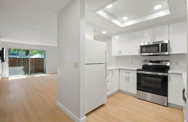 1446 Chateau Cmn Apt 104 Gallery 3