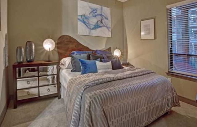 3233 Esperanza Crossing Gallery 4