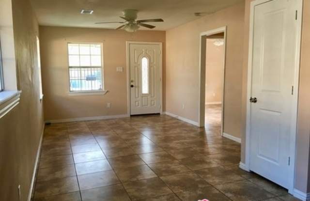 4723 Denmark St - 4723 Denmark St, Houston, TX 77016
