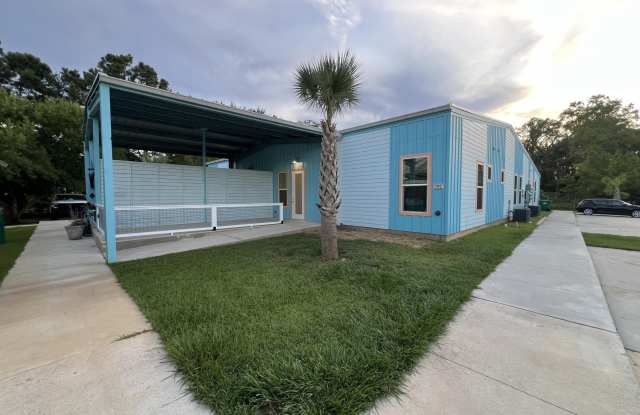 300 Seminary Drive lot: 15 Gallery 1