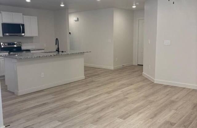 5703 Colgate Street Gallery 3
