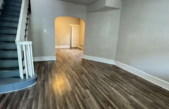 Spacious 3-Bedroom Home in Elmwood Park — Pets Welcome! photos photos