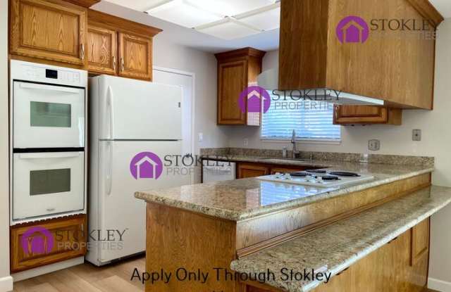 1764 Carriage Drive Gallery 3