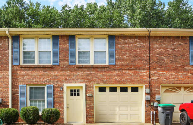 Move-in Ready Townhome in Desirable Sango Area photos photos