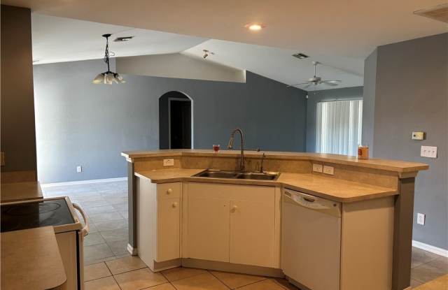 2514 56th Street W Gallery 4