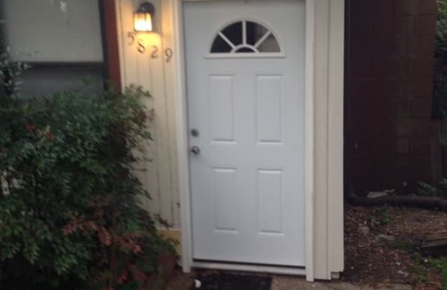 5829 Hyde Park Cir - 5829 Hyde Park Circle, Jacksonville, FL 32210