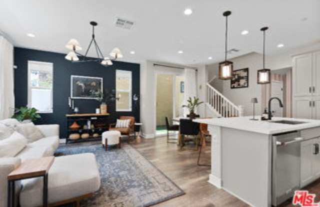 616 Daniel Freeman Circle Gallery 1