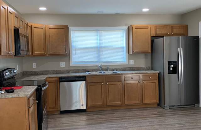 3 bed 1.5 bath Apartment Available Soon ! photos photos